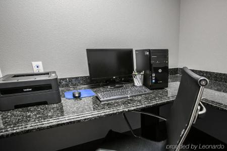 Restwell Inn & Suites I-45 North - 30
