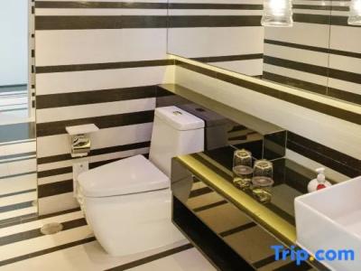 Veranda Pool Suite - 52