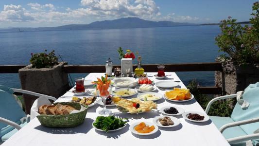 Assos Terrace - 9