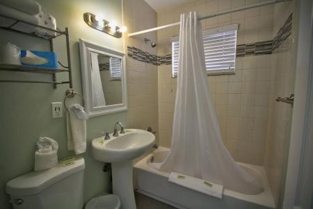 Hollywood Beachside Boutique Suite - 8