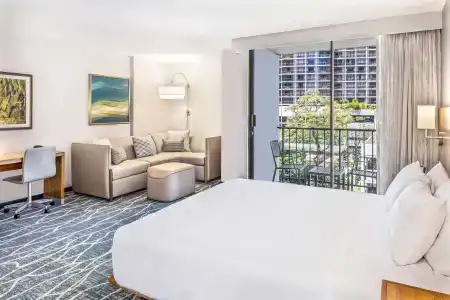Hyatt Place Waikiki Beach - 35