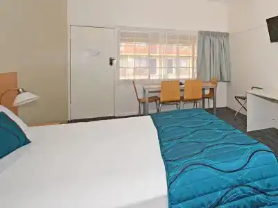 Urangan Motor Inn - 69