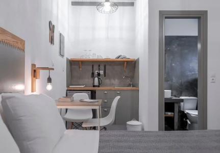 White and Grey - 108