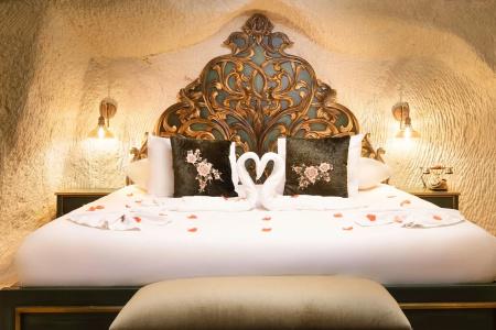 Elysion Cave Suites - 4