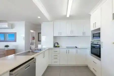 Ultiqa Beach Haven On Broadbeach - 231