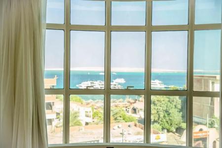 Redcon Suites - 143