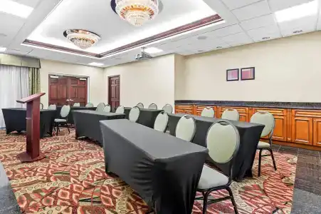 Quality Inn Airport - Cruise Port - 28