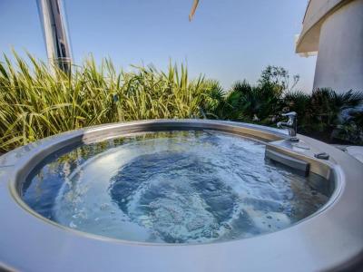 Waldorf- Premier Resort - 202