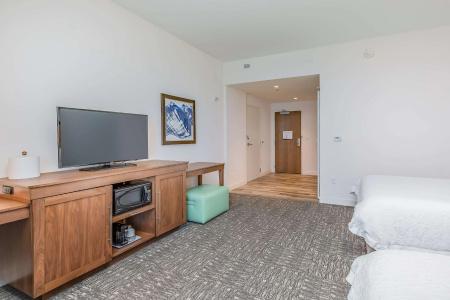 Hampton Inn & Suites Beach-Beachfront - 6
