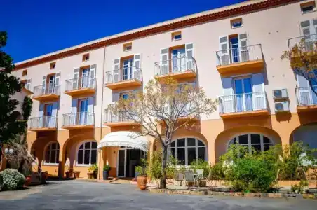 Hôtel les Arbousiers - 0