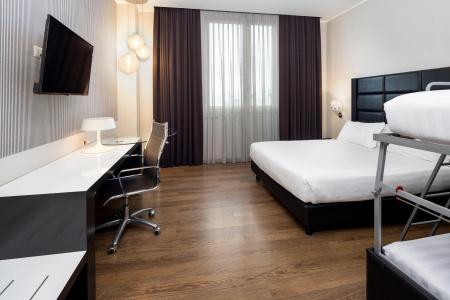 Holiday Inn Genoa City, An Ihg - 2