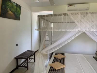 Sigiriya Rock Hide - 37