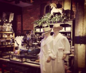M Boutique - 16