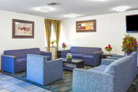 Oyo Dfw Airport South - 1