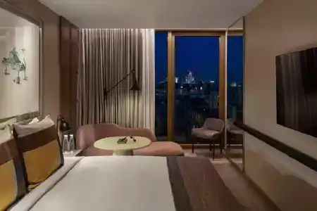 The Londoner - 27