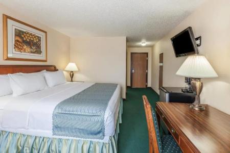 Super 8 By Wyndham Dfw Airport/South - 15