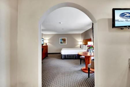 Best Western Plus Marina Shores - 11