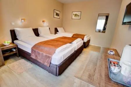 Julia B&B - 1