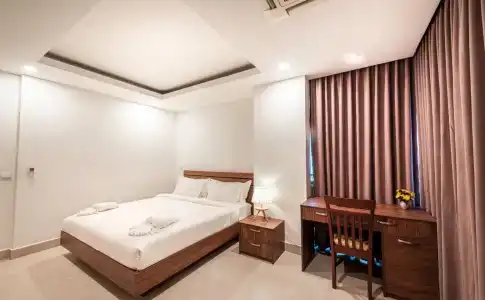 Queen Mansion - 3
