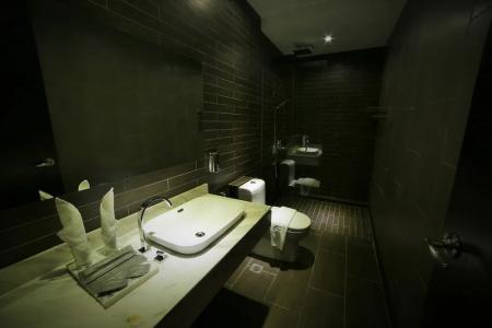 1825 Gallery - 90