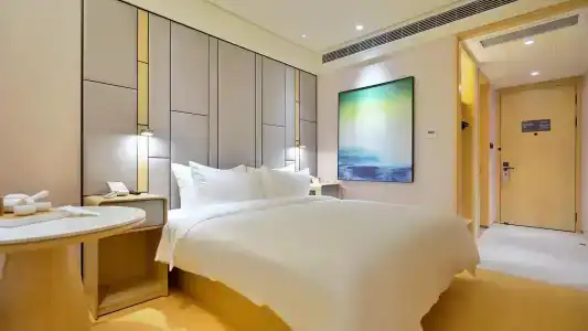 JI Shanghai Hongqiao National Convention and Exhibition Center Huaxiang Road - 3
