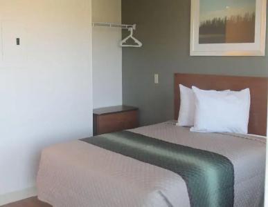 HomeTowne Studios by Red Roof Denver - Airport/Aurora - 20
