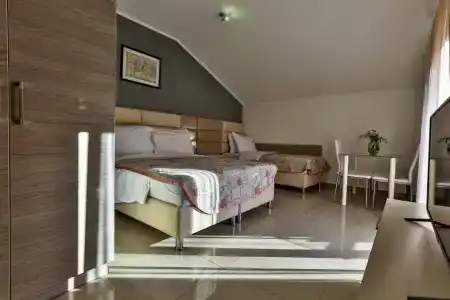Villa Velzon Guesthouse - 2
