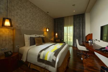 The Avenue - 67