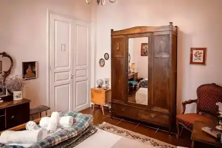 Athens Quinta - 1
