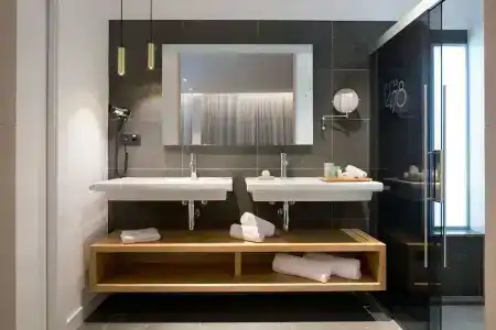 Suites 1478 - 11