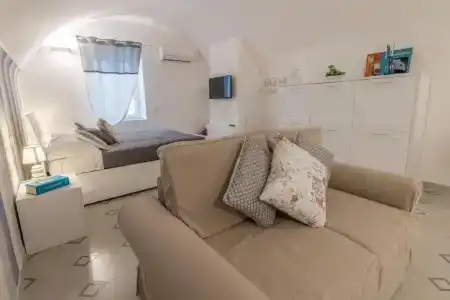 To Be Capri - 15
