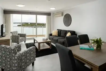 Rydges - 199