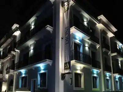 Dioni Boutique - 1