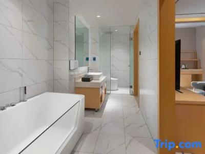 Microtel by Wyndham Lijiang - 77