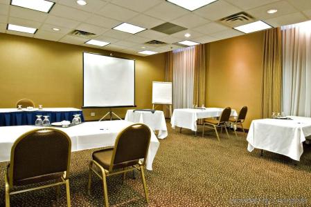 Holiday Inn Express Vancouver-Metrotown (Burnaby) - 13