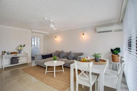 Pacific Broadbeach - 50