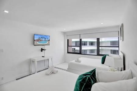 The Alexander All Suites - 510