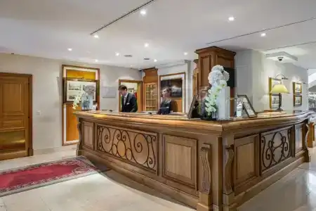 Royal Manotel - 1
