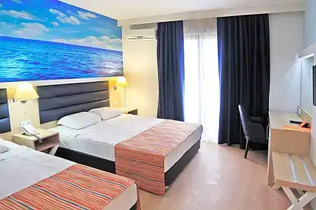 Club Aqua Plaza - 42