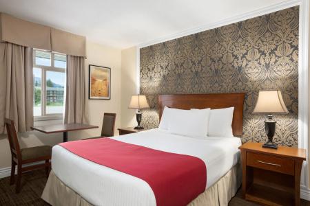 Days Inn & Suites by Wyndham - 4