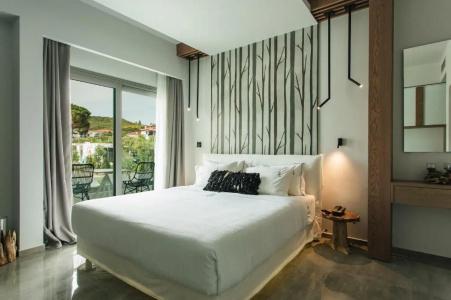 Blue Carpet Luxury Suites - 201