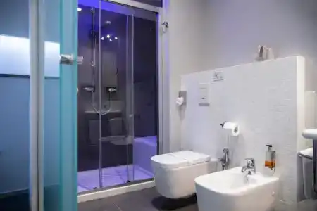 Executive Inn Boutique - 33