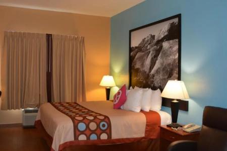 Super 8 by Wyndham Austin/Airport South - 47