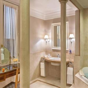 Rome Marriott Grand Flora - 21