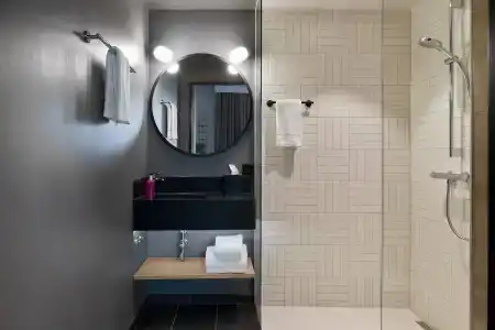 Moxy Cologne Bonn Airport - 41