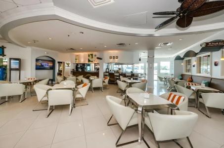 DreamView Beachfront & Resort - 31