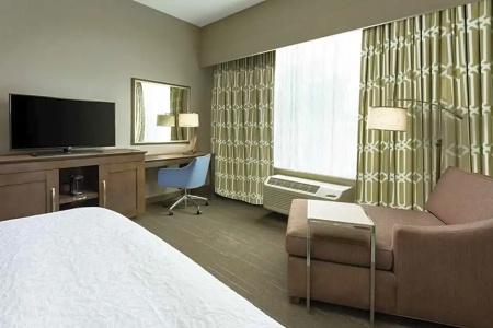 Hampton Inn & Suites -, CA - 79