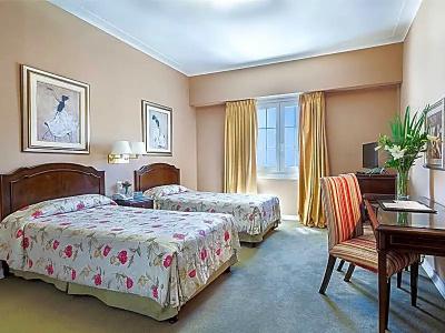 Claridge - 42