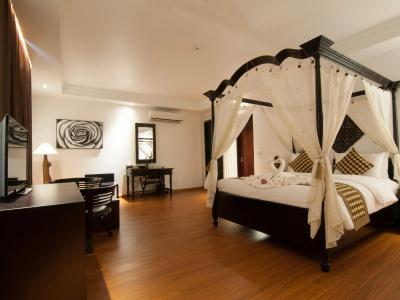 La Rose Suites - 105