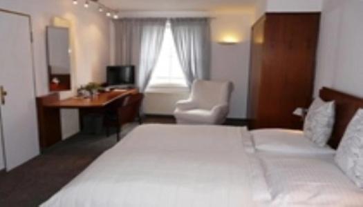 Carlton Astoria - 3